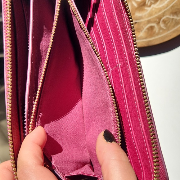 Fossil Leather Long Zippy Wallet in Cranberry Color - EUC - Picture 10 of 12
